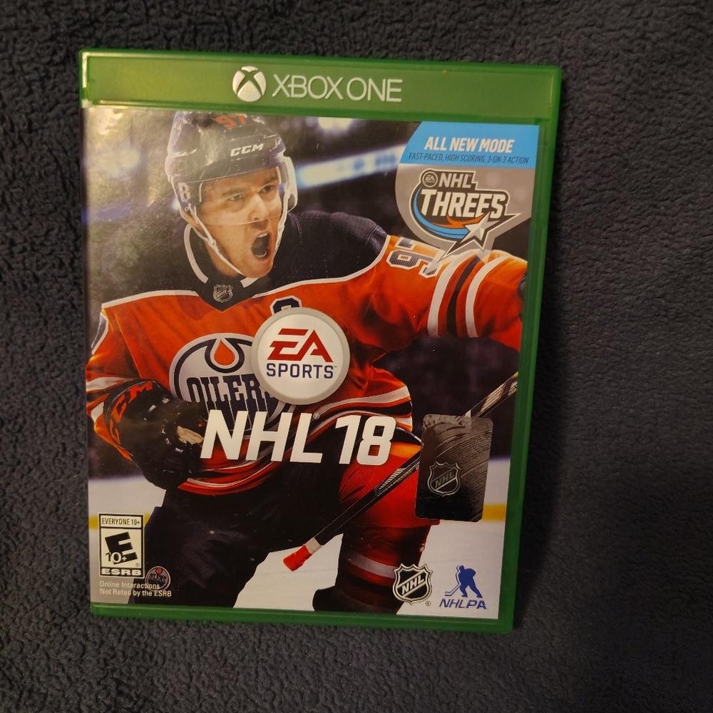 NHL 18 Xbox One Game - Green Case
